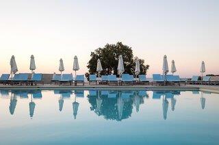 I Resort Beach Hotel & Spa