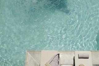 Kyma Suites Beach Hotel