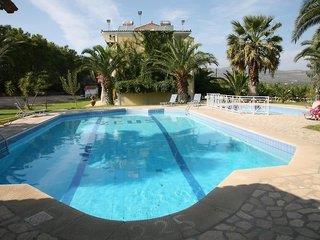 Zeus Studios & Apartments