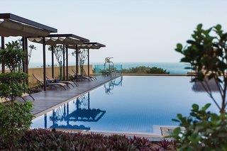 Ja Ocean View Hotel