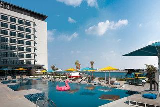 Rove La Mer Beach