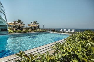 Charisma De Luxe Hotel