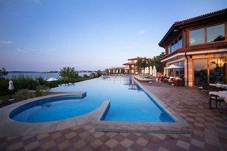 Santa Marina Holiday Village