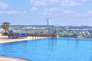 Two Seasons Hotel & Apartments