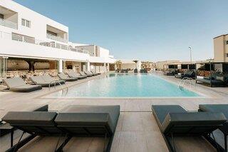 R2 Higos Beach Apartments
