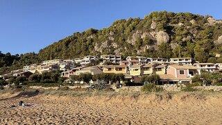 Menigos Resort & Villas Glyfada