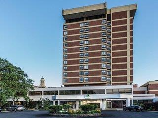 Holiday Inn & Suites Pittsfield-Berkshires 1