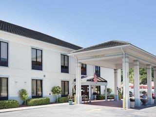 Baymont Inn & Suites Savannah/Garden City