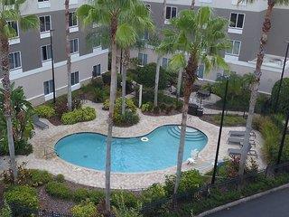 Holiday Inn Express Hotel & Suites Tampa-I-75 @ Bruce B. Downs