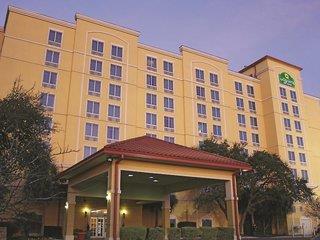 La Quinta Inn & Suites by Wyndham San Antonio Medical Ctr NW 1