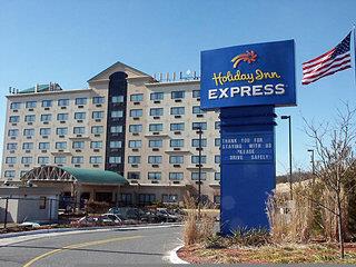 Holiday Inn Express Hauppauge - Long Island