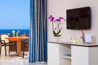 MARINA CLUB & M...