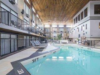 Sandman Hotel & Suites Kelowna 1