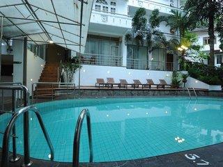 Oak Ray Serene Garden Hotel