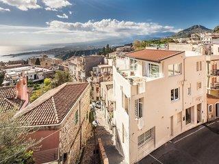 hotel/la-maladrina-apartments-suites