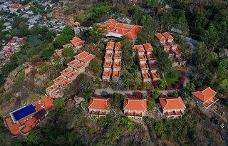 Victoria Nui Sam Lodge