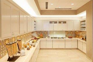 Hyatt Place Las Vegas at Silverton Village