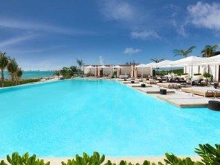 SLS Cancun Hotel & Residences