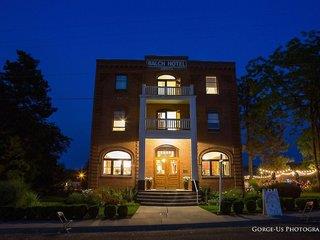 Historic Balch Hotel