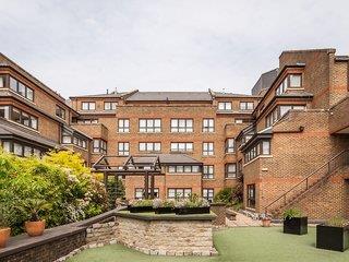 Monarch House Serviced Apartments