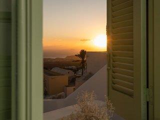 White Orchid Cave House & Studio 1