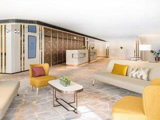 The Royal Pacific Towers