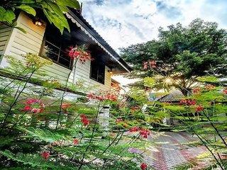 Baan Nam Pen Resort