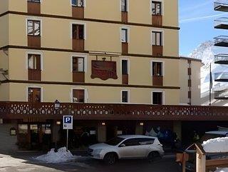 THB_999_H63956