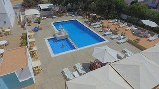 Apartamentos San Antonio Beach  1*