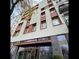 THB_999_H11396