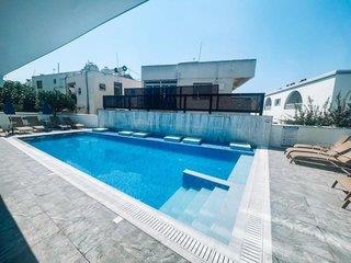 7 Tage in Ayia Napa Sunny Blue Hotel