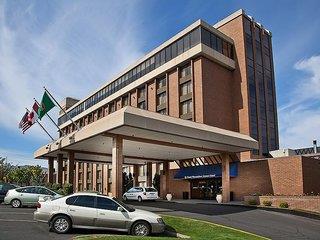 Coast Wenatchee Center Hotel 3*