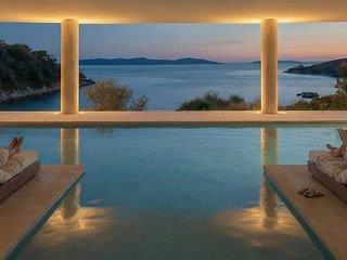 Sirena Hvar Beachwood