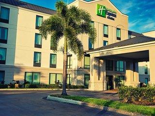 Holiday Inn Express & Suites Tampa Northwest-Oldsmar 1