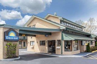 Hotelbild von Days Inn by Wyndham Woodbury Long Island