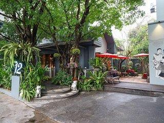 At Pingnakorn Hotel Nimmanhaeminda Road