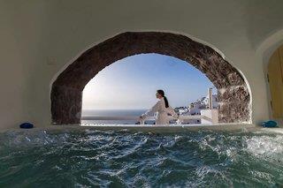 Oia Castle Luxury Suites