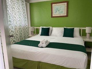 Melrose Beach Apartment