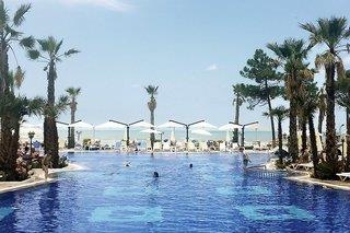 Grand Blue Fafa Resort