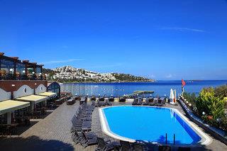 Cactus Fleur Beach Club