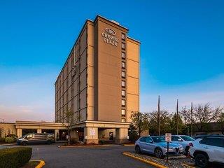 Crowne Plaza Newark Airport 3*
