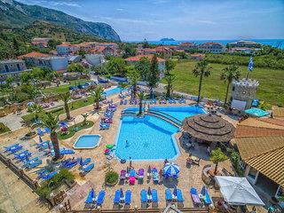 Antonis Apartments & Pool Bar