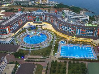 Lonicera World Resort & Spa Hotel