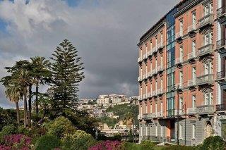 5 Tage in Neapel De Bonart Naples, Curio Collection by Hilton