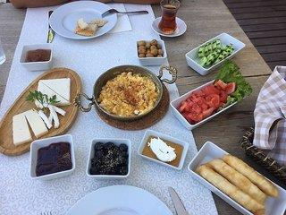 Rebetiko Hotel