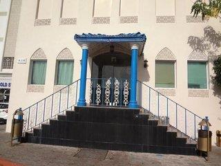 OYO 137 Marina Hotel