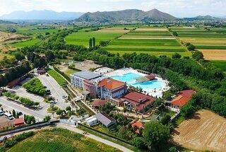 Gardenland Resort