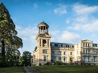 Schloss mit Park Kaarz