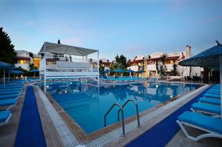 Summer Garden Suites & Beach Hotel