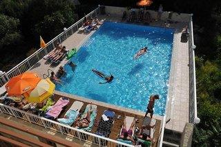Acropolis Apartements